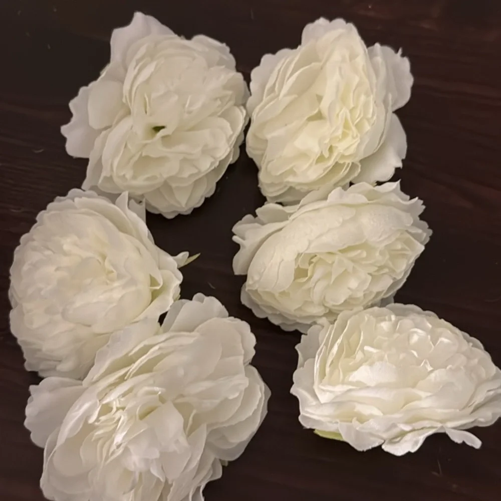 Artificial white roses - Home Accents